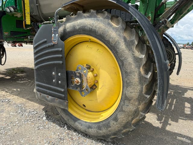 Image of John Deere R4038 equipment image 4
