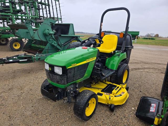 Image of John Deere 2210 equipment image 1