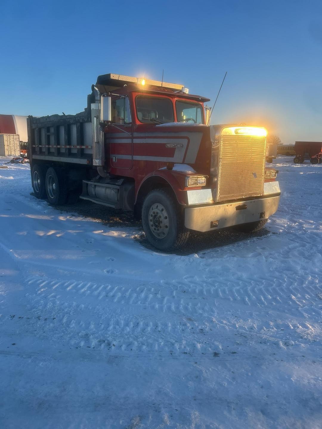 Image of Freightliner NT855 Primary image