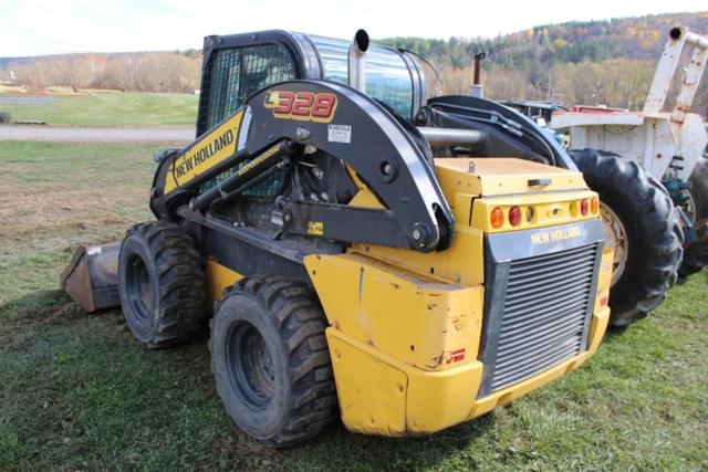 Image of New Holland L328 equipment image 3