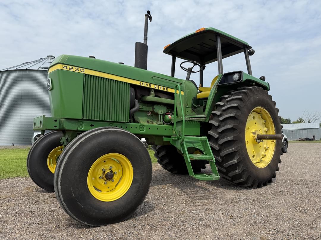 Image of John Deere 4230 Primary image