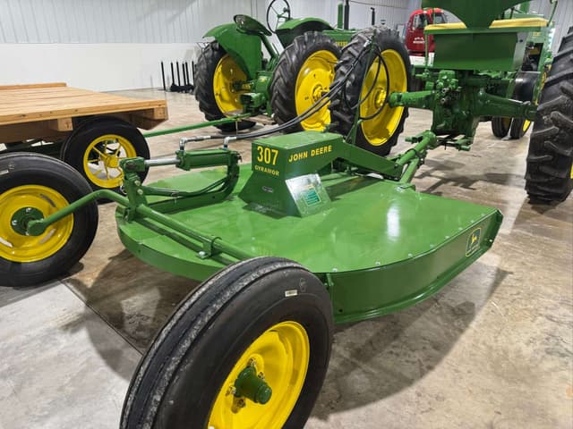 Image of John Deere 307 equipment image 1