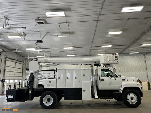 Image of GMC C7500 equipment image 1