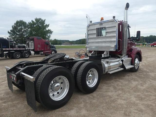 Image of Kenworth T880 equipment image 2