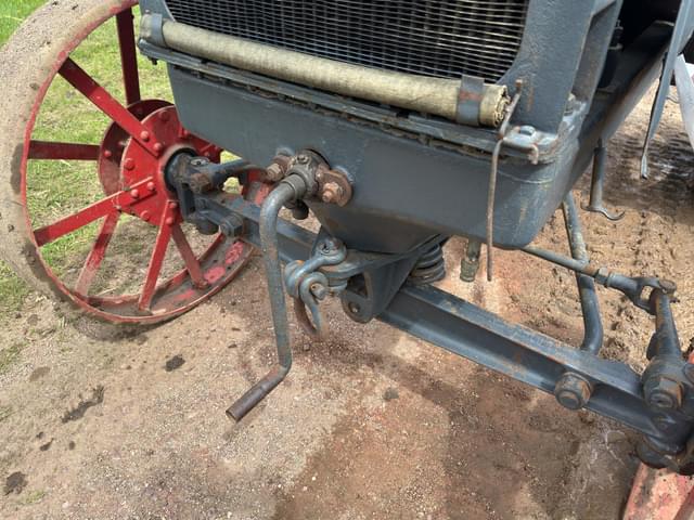 Image of McCormick-Deering 22-36 equipment image 3