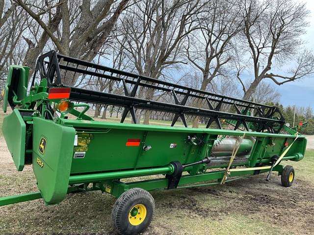Image of John Deere 925F equipment image 2