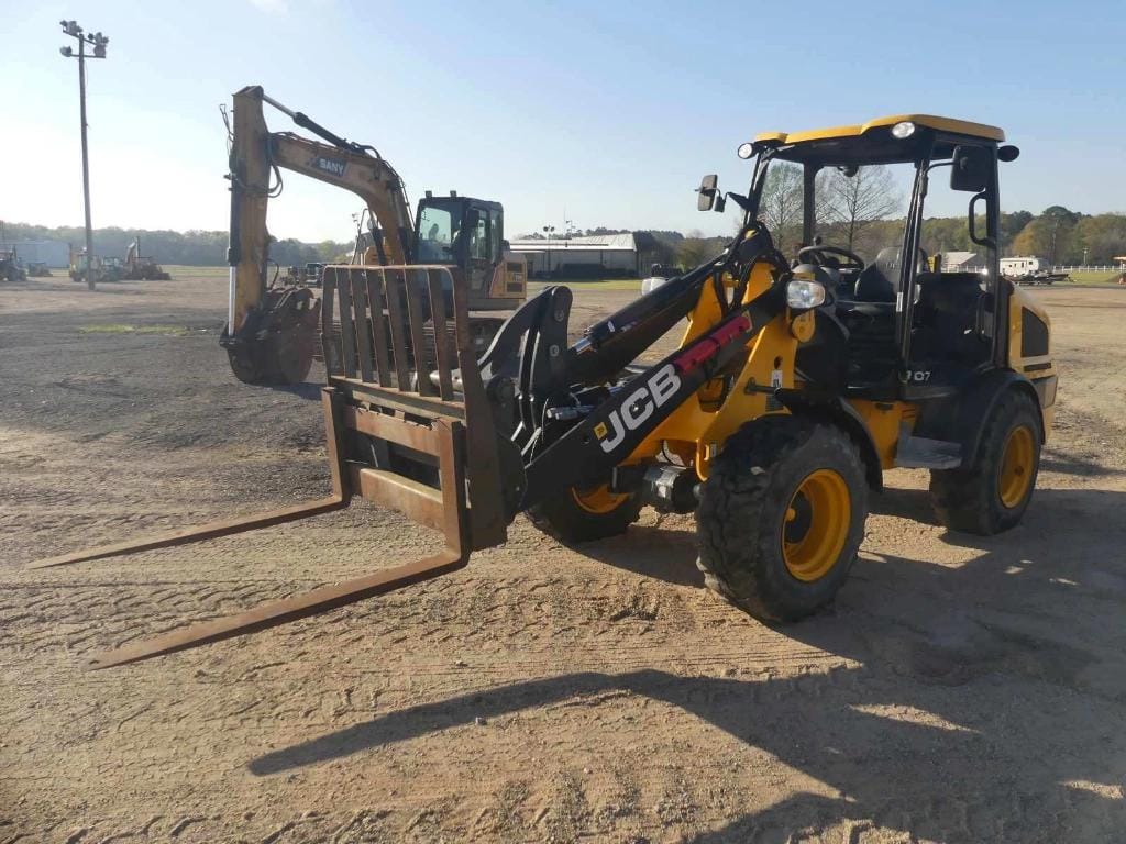 2023 JCB 407 Equipment Image0