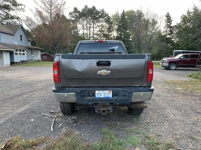 Image of Chevrolet 2500HD equipment image 3