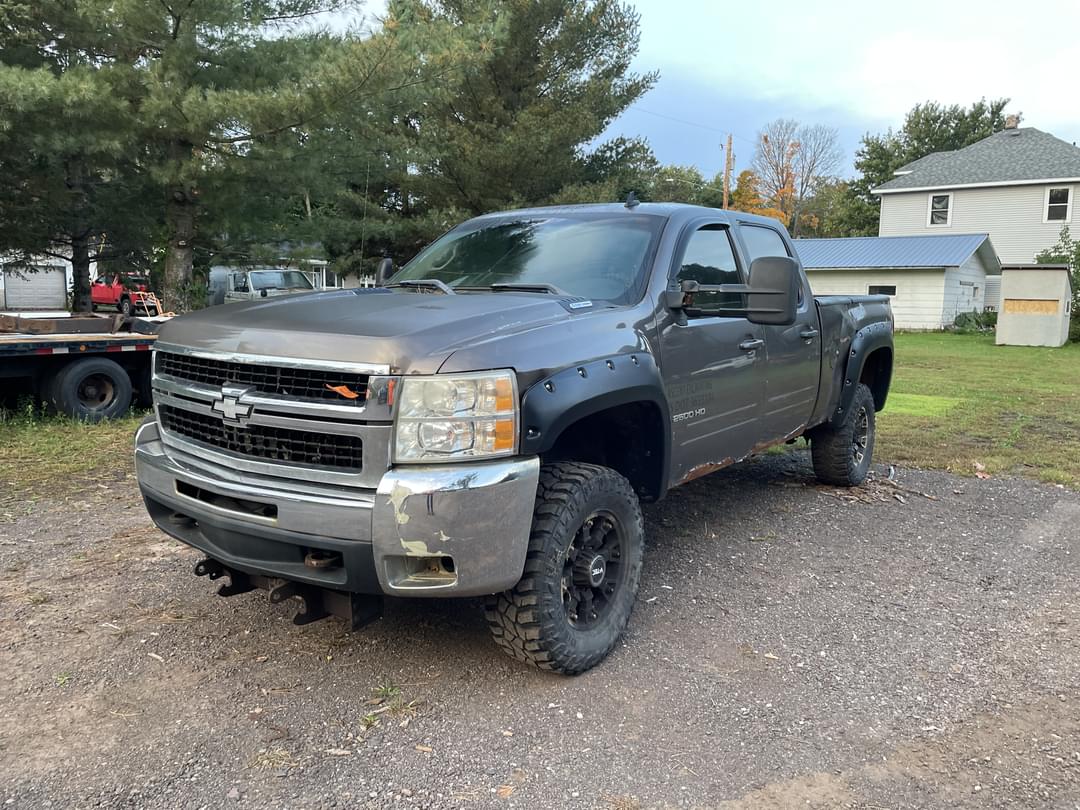 Image of Chevrolet 2500HD Primary image