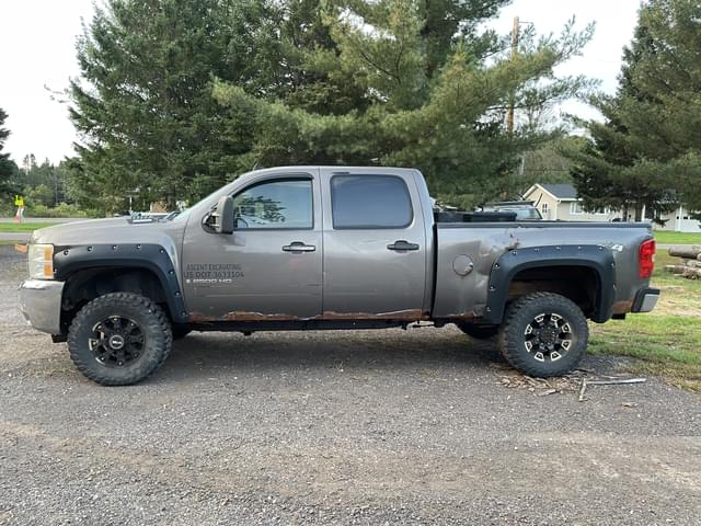 Image of Chevrolet 2500HD equipment image 1