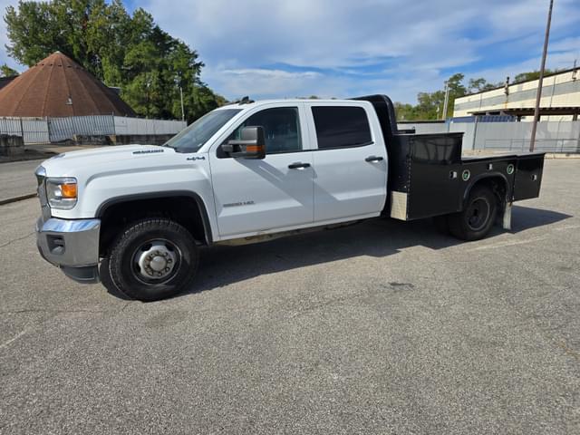 Image of GMC 3500 equipment image 3