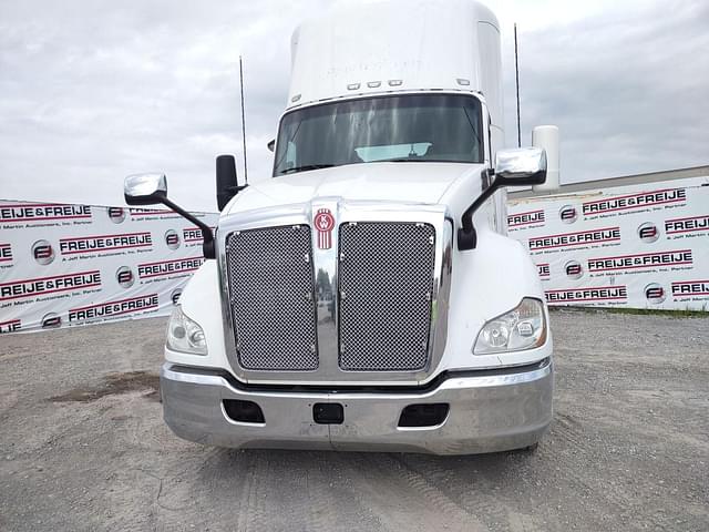 Image of Kenworth T680 equipment image 1