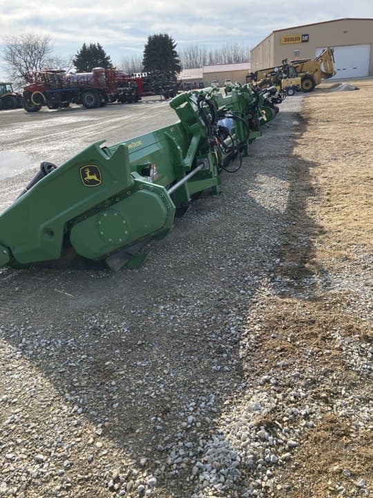 Image of John Deere C12F equipment image 2