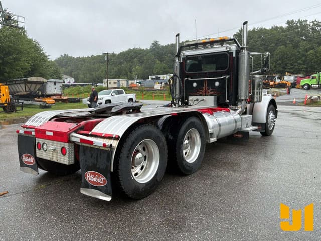 Image of Peterbilt 379 equipment image 4