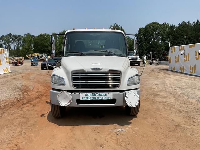 Image of Freightliner M2 equipment image 1
