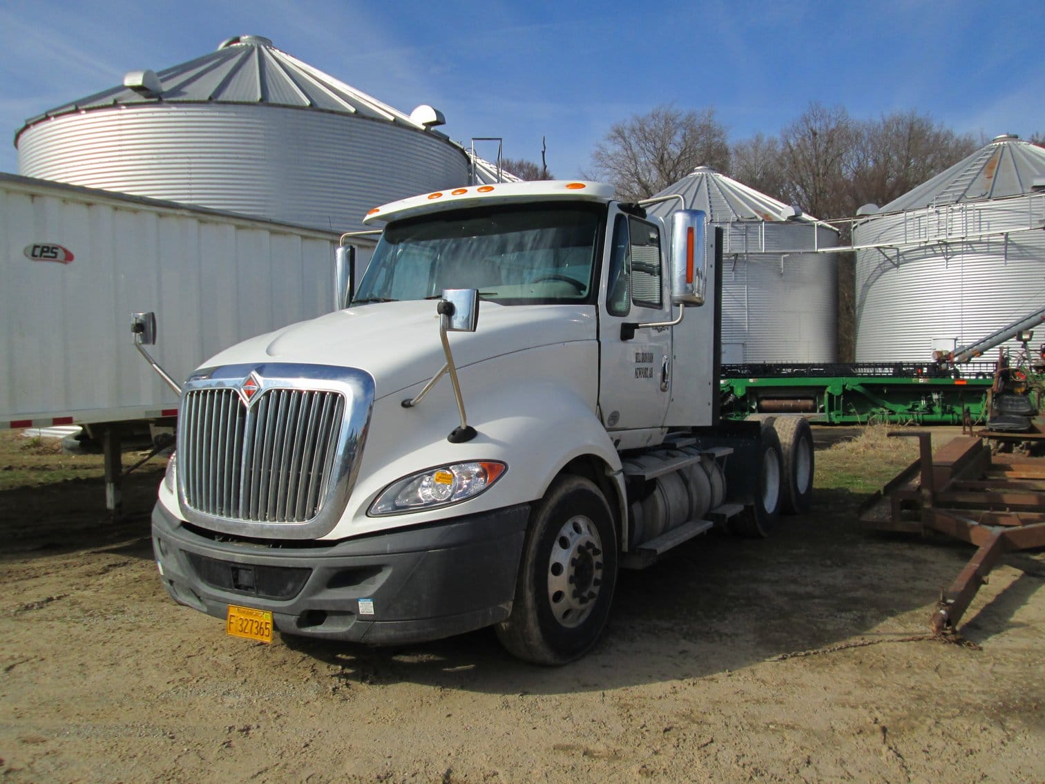 2017 International ProStar Equipment Image0