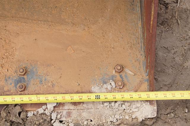 Image of Undetermined Bucket equipment image 3