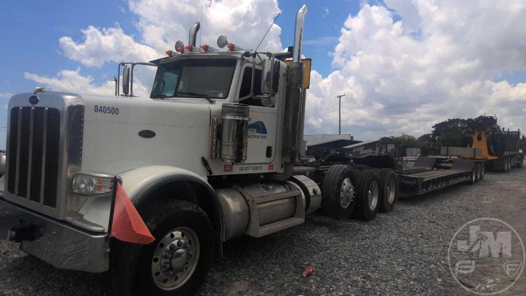Main image Peterbilt 389