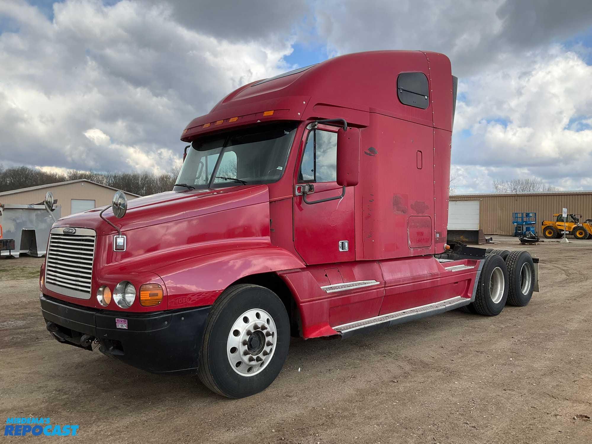 Main image Freightliner Century Class