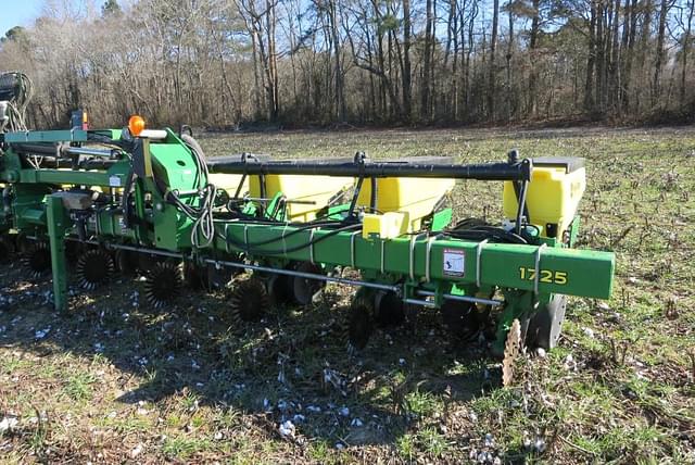 Image of John Deere 1725 equipment image 1