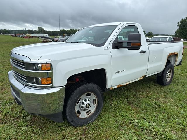 Image of Chevrolet 2500HD equipment image 1