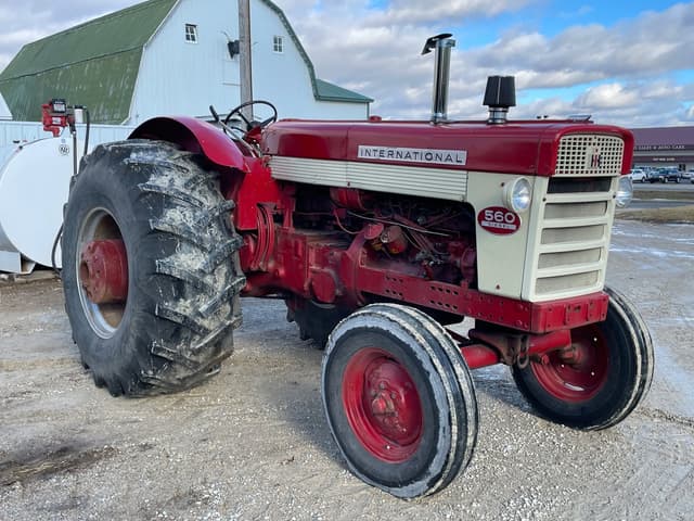 Image of International Harvester 560 equipment image 1