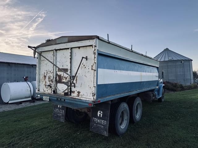 Image of GMC 6500 equipment image 4