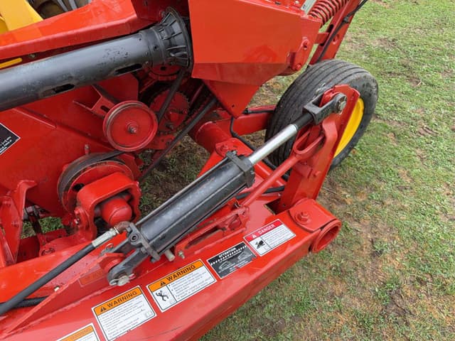 Image of New Holland 488 equipment image 4
