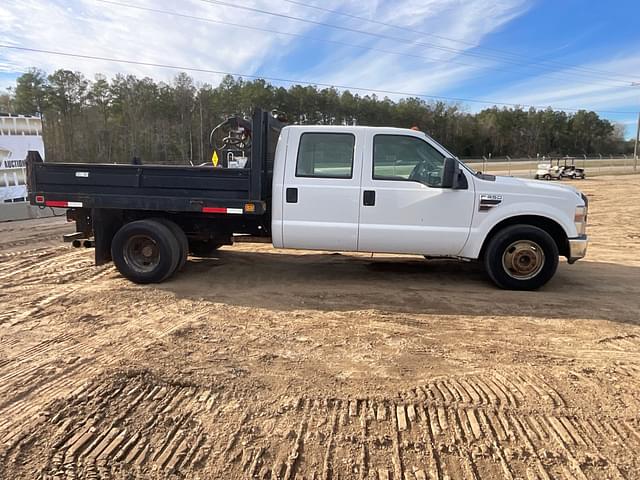 Image of Ford F-350 equipment image 3