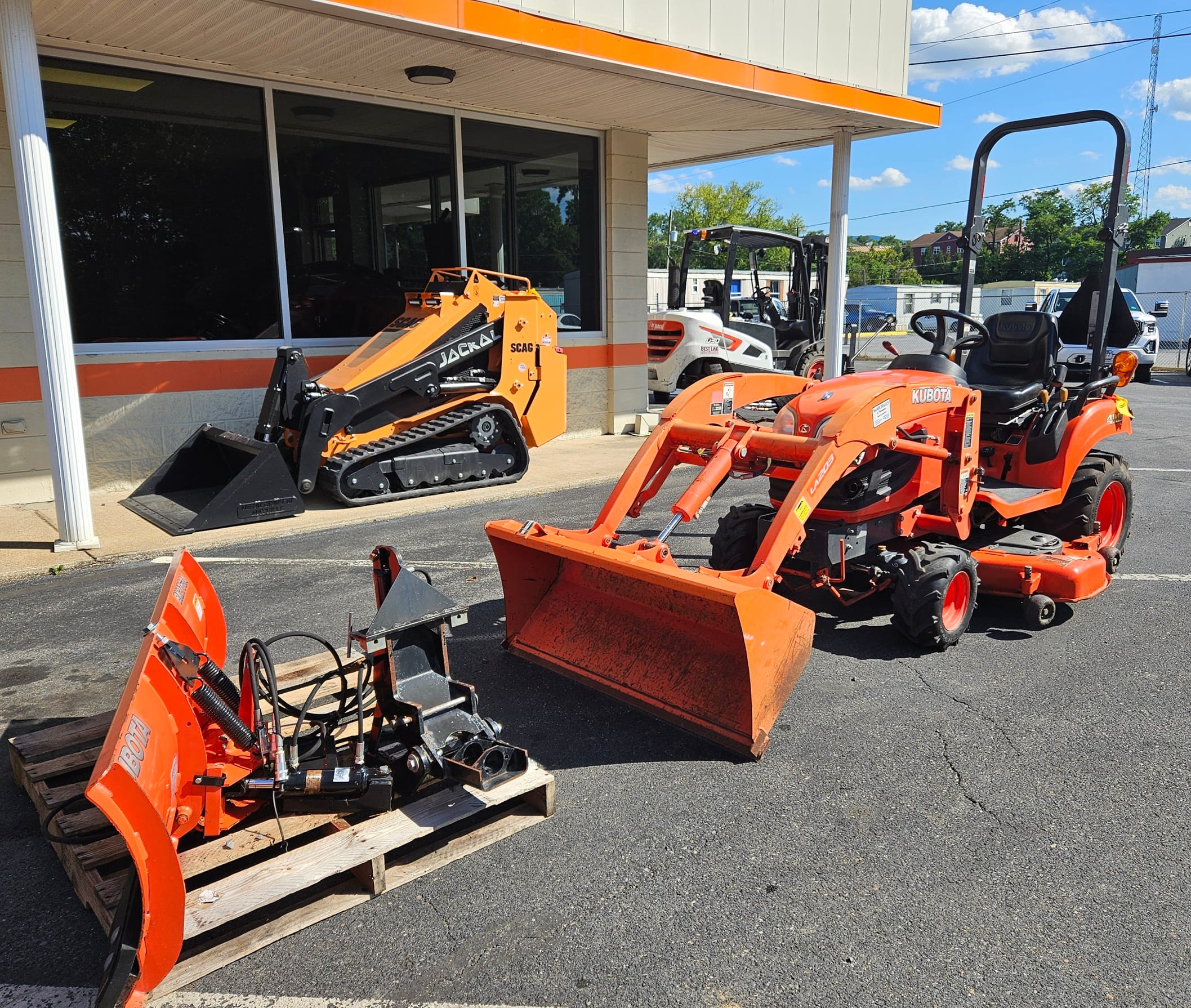 2014 Kubota BX1870 Equipment Image0