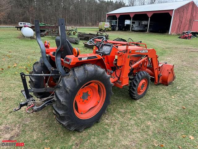 Image of Kubota L2950 equipment image 3