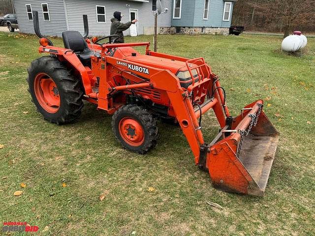 Image of Kubota L2950 equipment image 4