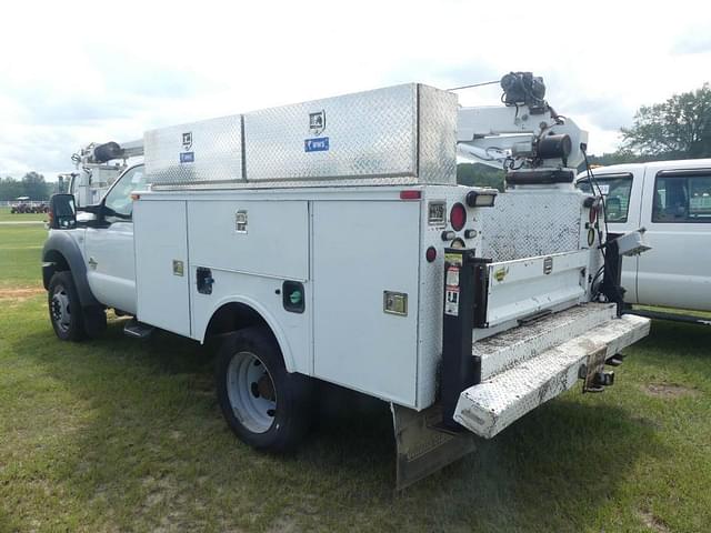 Image of Ford F-550 equipment image 3