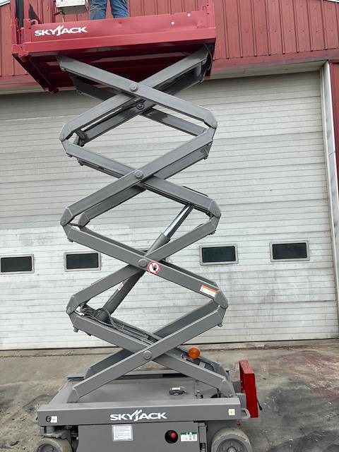 Image of Sky Jack SJ3219 equipment image 4