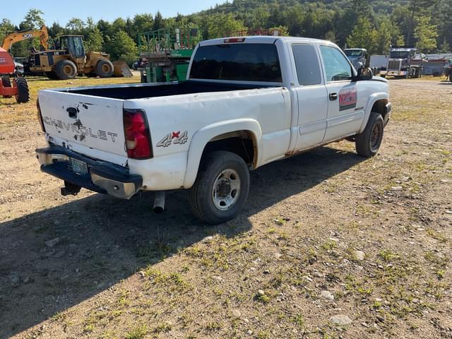 Image of Chevrolet Silverado equipment image 4