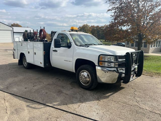 Image of Chevrolet 3500HD equipment image 1