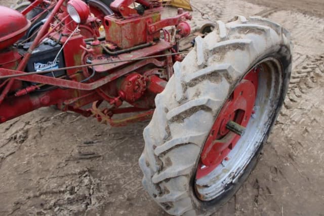 Image of Farmall Super C equipment image 4