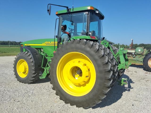 Image of John Deere 8310 equipment image 4