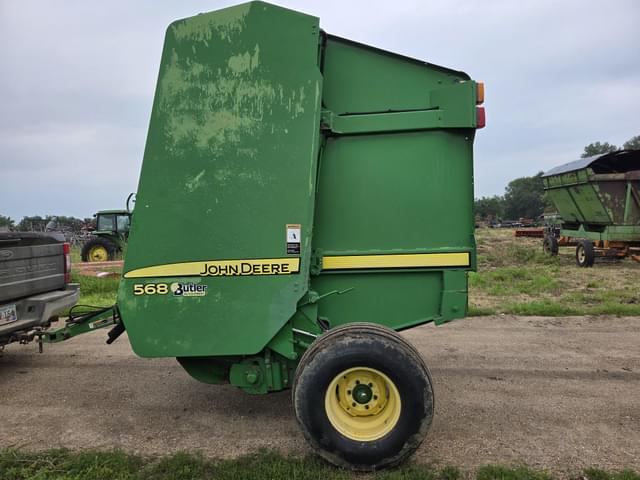Image of John Deere 568 equipment image 3