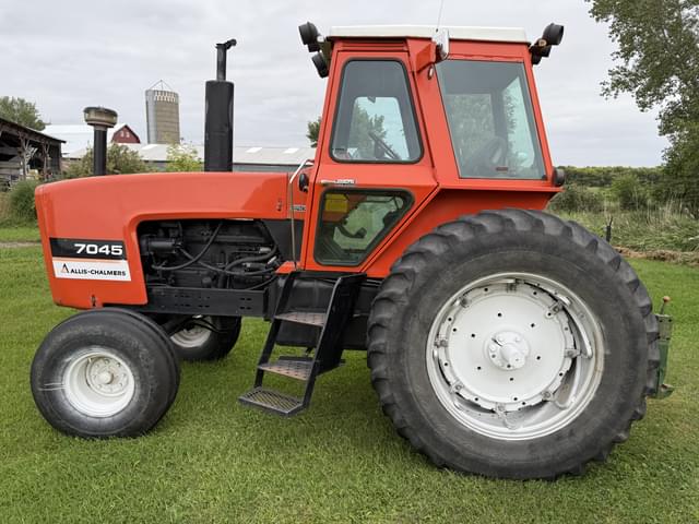 Image of Allis Chalmers 7045 equipment image 2