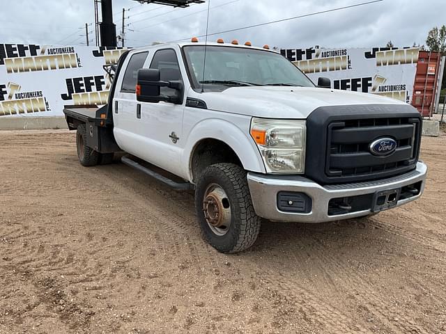 Image of Ford F-350 equipment image 2