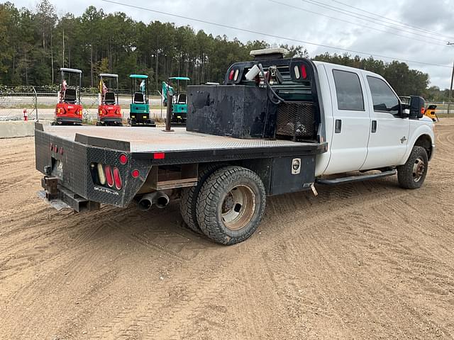 Image of Ford F-350 equipment image 4