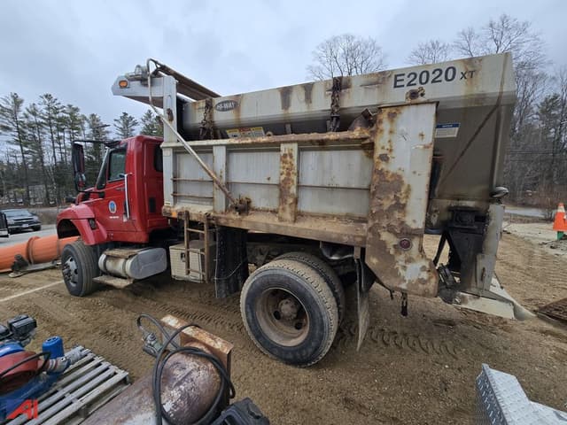 Image of International Workstar 7400 equipment image 4