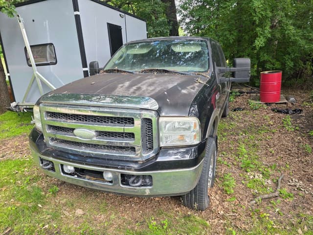 Image of Ford F-350 equipment image 2