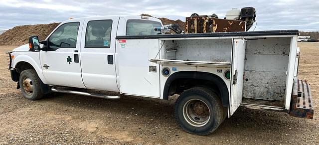 Image of Ford F-350 equipment image 3