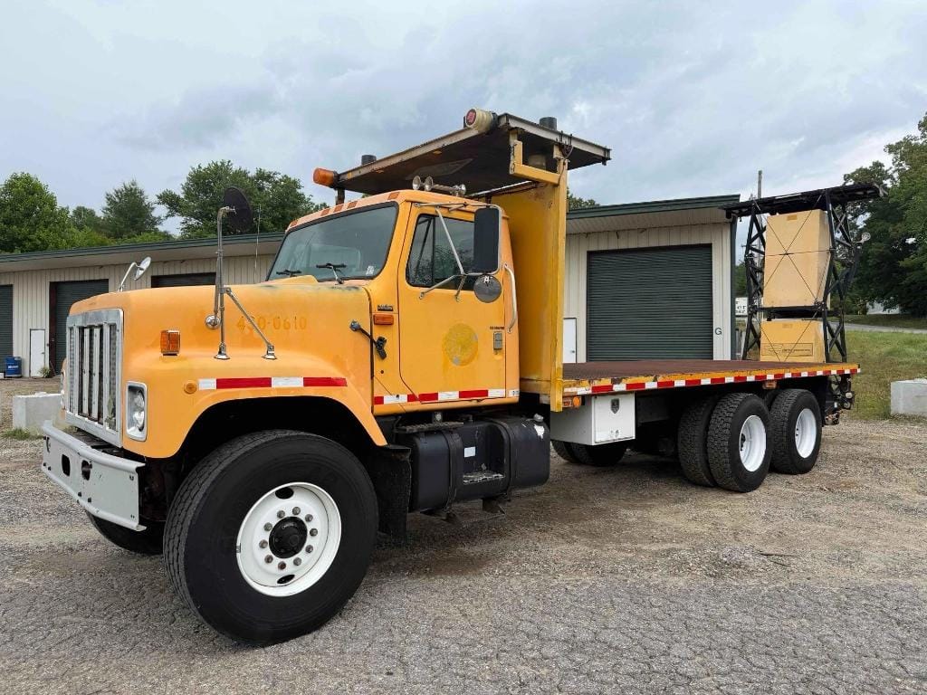 1995 International F2574 Equipment Image0