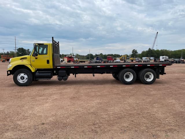 Image of International 7500 equipment image 1