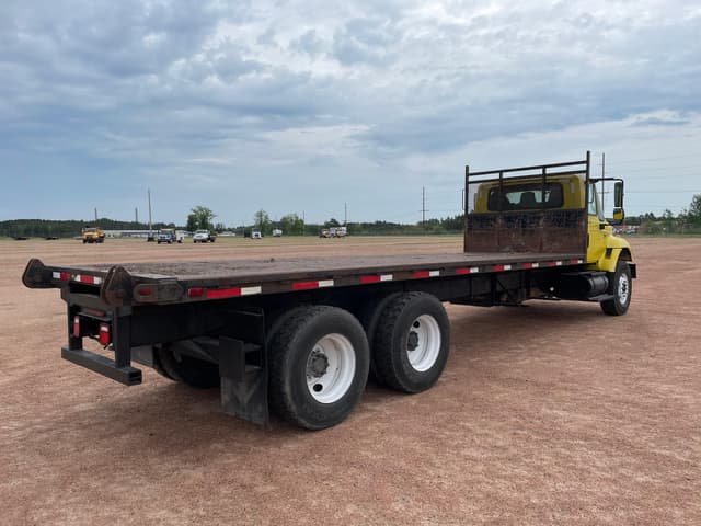Image of International 7500 equipment image 4