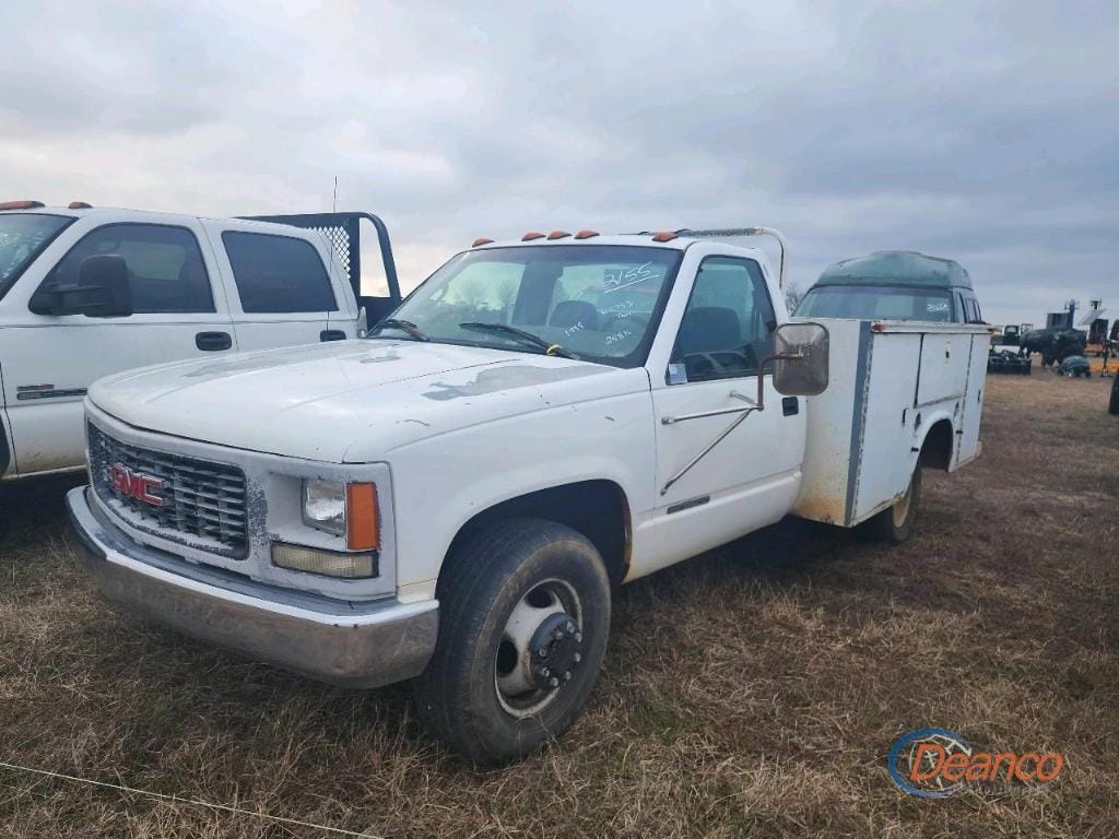 1999 GMC 3500HD Equipment Image0
