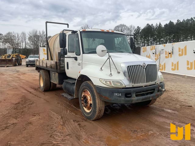 Image of International 4300 equipment image 1